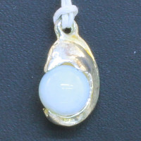 374351 - Кулон лунный камень Дельфинчик с шариком